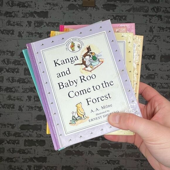 Winnie Pooh vintage collection of kids books - Picture 6 of 9